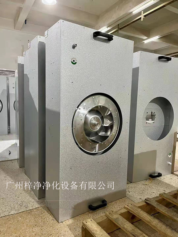 群控FFU是把几十,几百乃至上千台FFU通过FFU监控主机将其连接起来并进行监控。